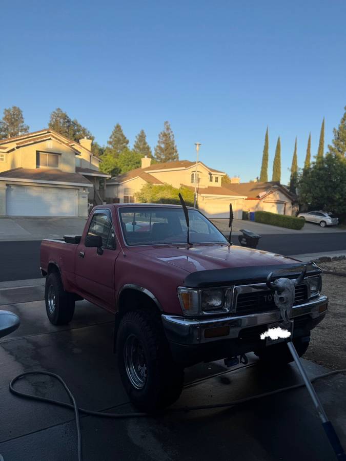 Toyota-pickup-4x4-1989-red-1