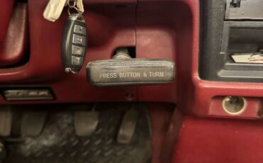 Toyota-pickup-4x4-1989-red-12