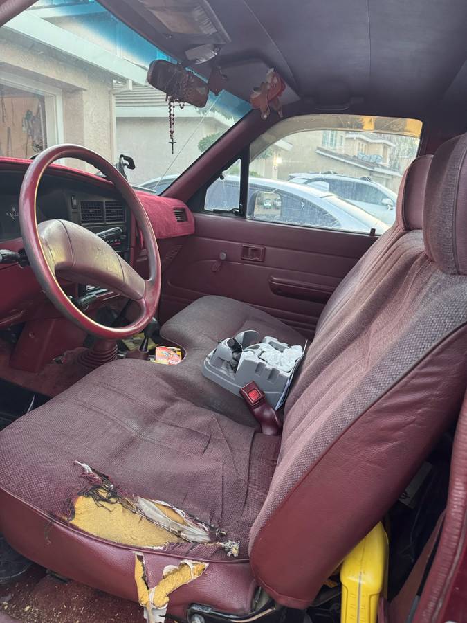 Toyota-pickup-4x4-1989-red-13