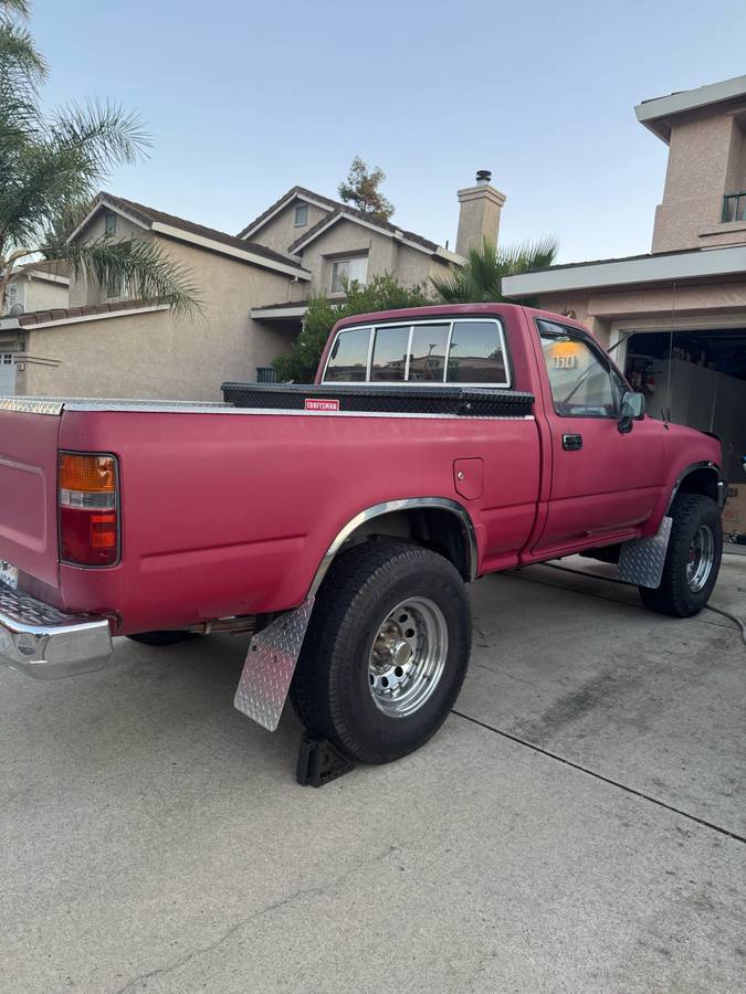 Toyota-pickup-4x4-1989-red-2