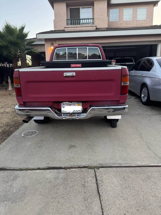 Toyota-pickup-4x4-1989-red-3