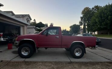Toyota-pickup-4x4-1989-red-4