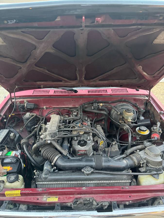Toyota-pickup-4x4-1989-red-7