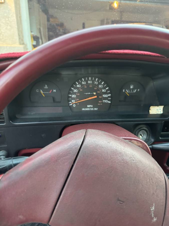 Toyota-pickup-4x4-1989-red-8
