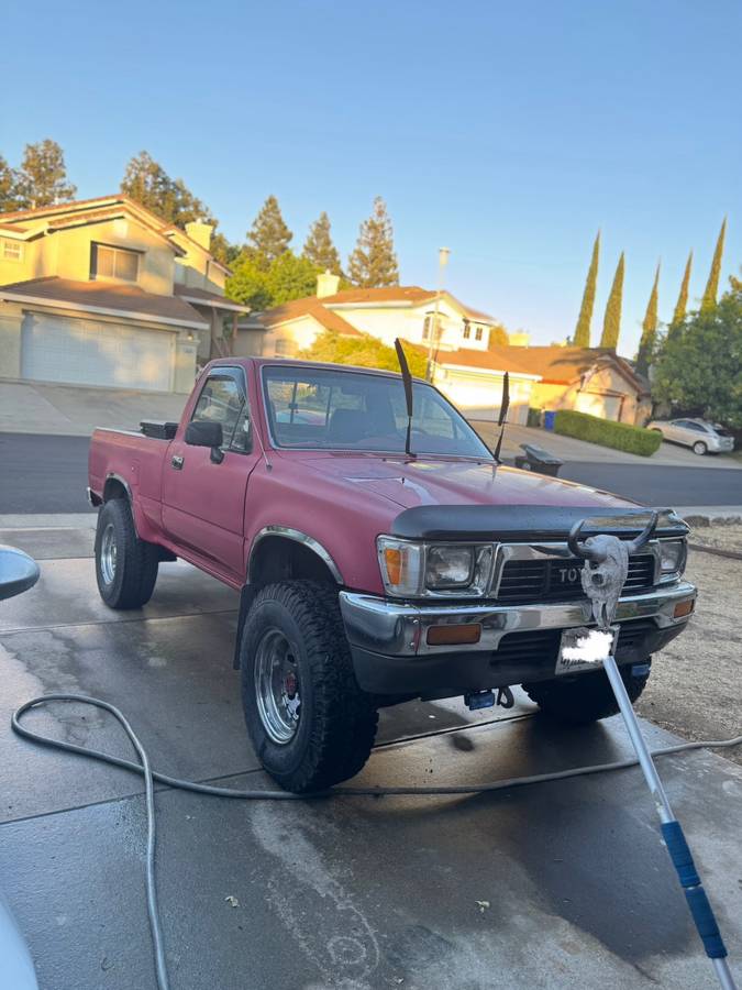 Toyota-pickup-4x4-1989-red