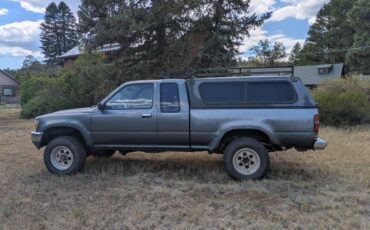 Toyota-pickup-4x4-1991-grey-1