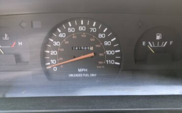 Toyota-pickup-4x4-1991-grey-3
