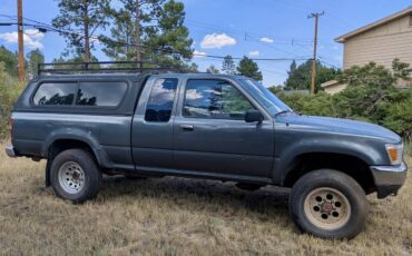 Toyota-pickup-4x4-1991-grey