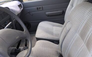 Toyota-pickup-4x4-1991-grey-4