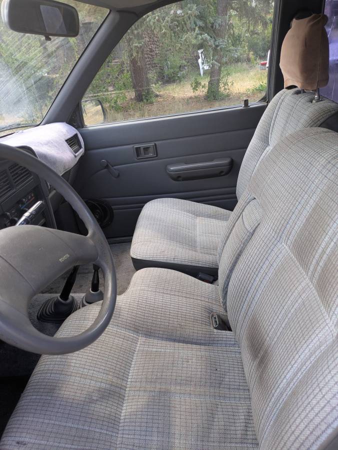 Toyota-pickup-4x4-1991-grey-4
