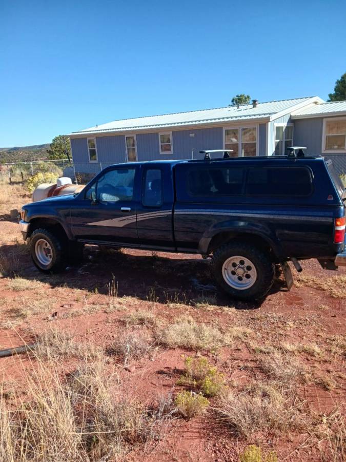 Toyota-pickup-4x4-1993-blue