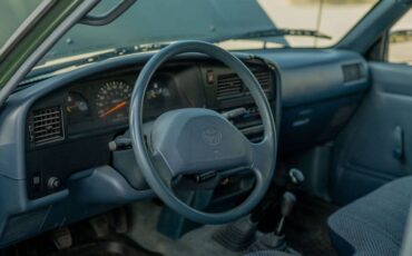 Toyota-pickup-4x4-1993-green-10