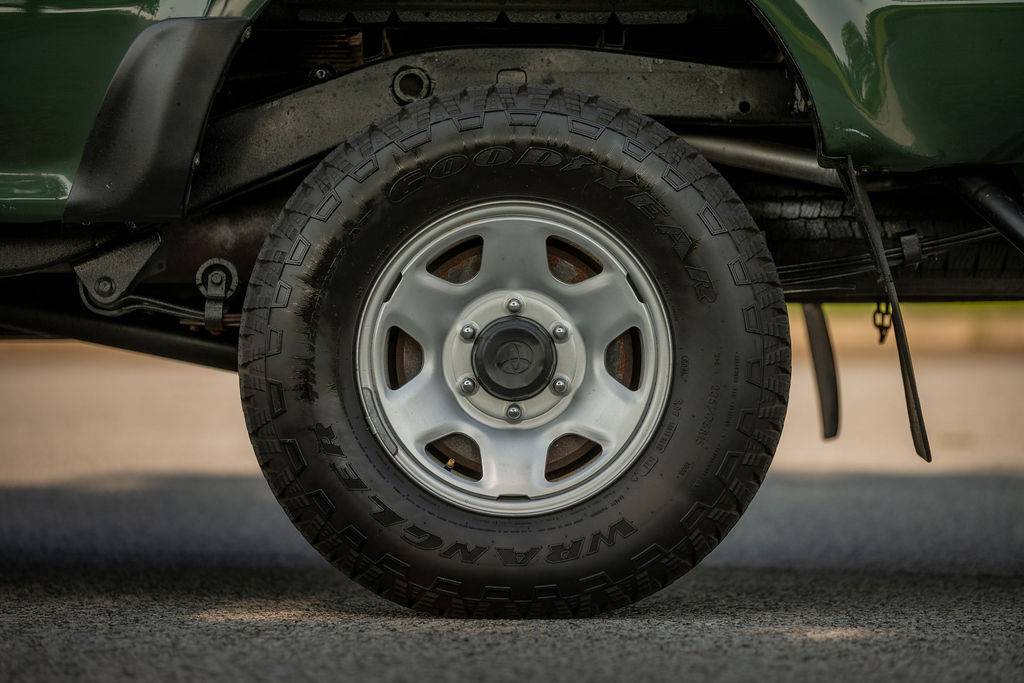Toyota-pickup-4x4-1993-green-12