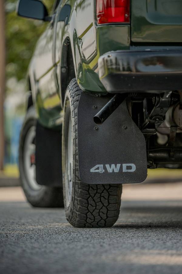 Toyota-pickup-4x4-1993-green-14