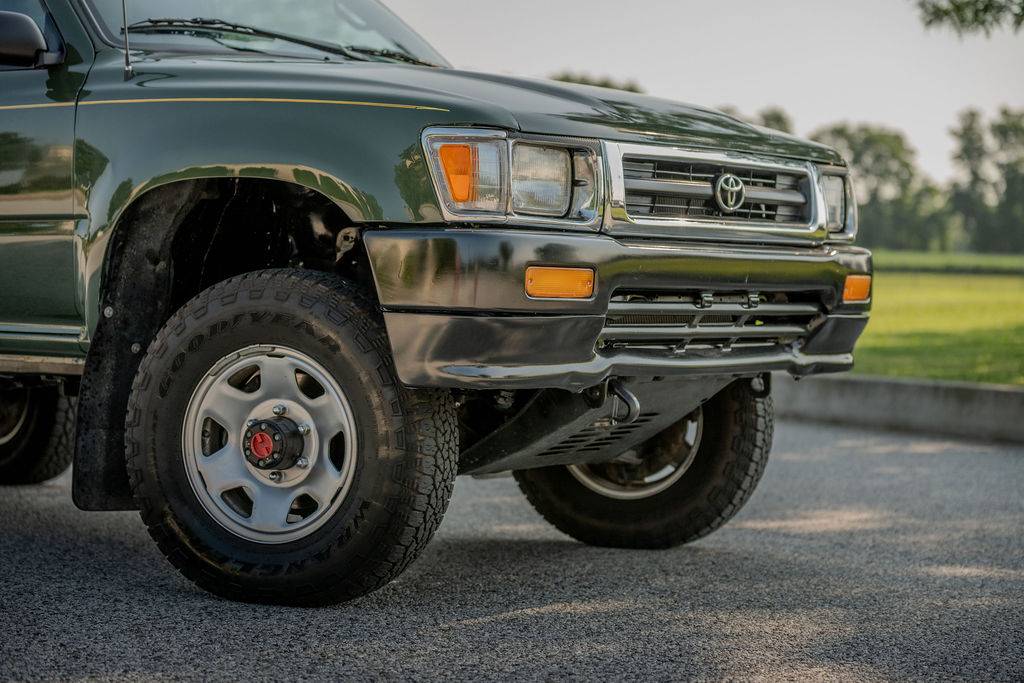 Toyota-pickup-4x4-1993-green-16