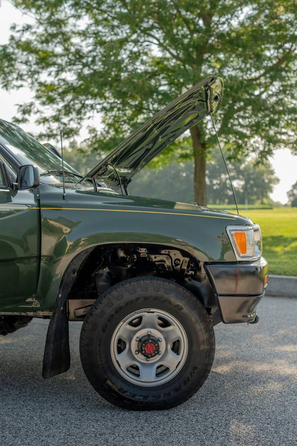 Toyota-pickup-4x4-1993-green-17