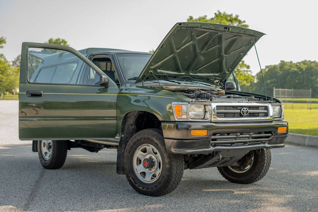 Toyota-pickup-4x4-1993-green-2