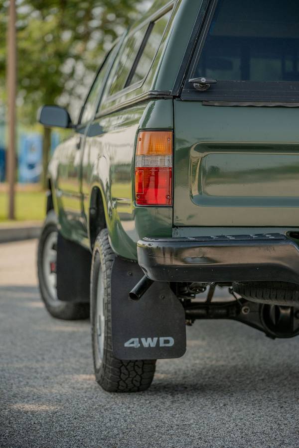 Toyota-pickup-4x4-1993-green-9
