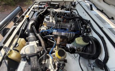 Toyota-pickup-4x4-1993-white-12