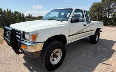 Toyota-pickup-4x4-1993-white