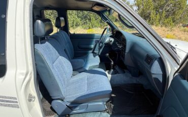 Toyota-pickup-4x4-1993-white-5