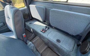 Toyota-pickup-4x4-1993-white-6