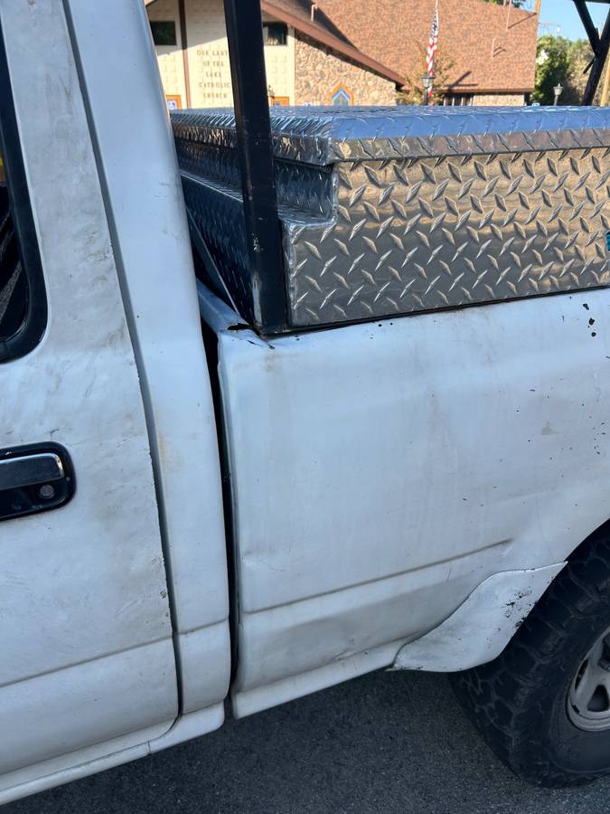 Toyota-pickup-4x4-1994-white-3