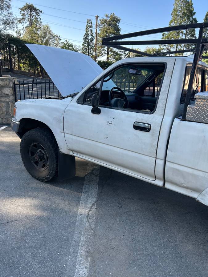 Toyota-pickup-4x4-1994-white-4