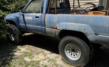 Toyota-pickup-4x4-diesel-1986-blue-1