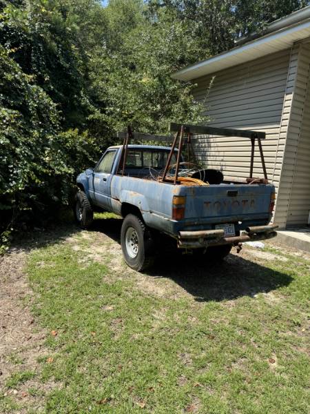 Toyota-pickup-4x4-diesel-1986-blue-2