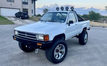 Toyota-pickup-4x4-v6-1988-white-1