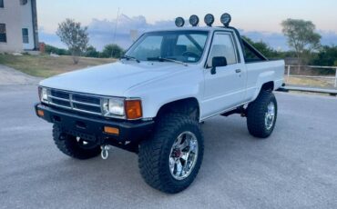 Toyota-pickup-4x4-v6-1988-white-10