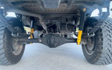 Toyota-pickup-4x4-v6-1988-white-11
