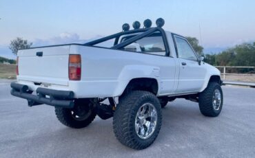 Toyota-pickup-4x4-v6-1988-white-6
