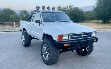 Toyota-pickup-4x4-v6-1988-white-7