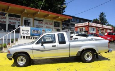 Toyota-pickup-deluxe-1990-silver-10