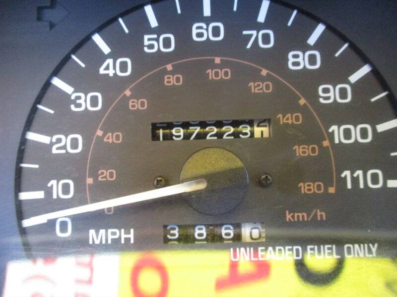 Toyota-pickup-deluxe-1990-silver-15