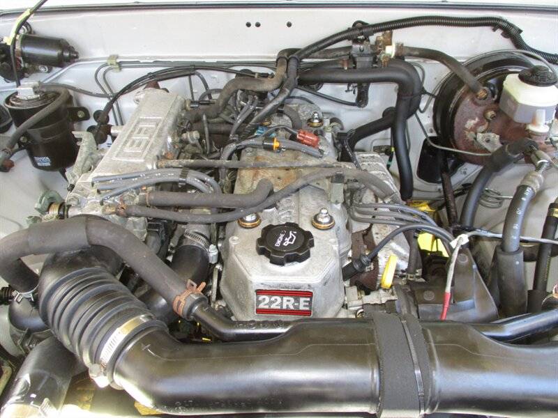 Toyota-pickup-deluxe-1990-silver-20