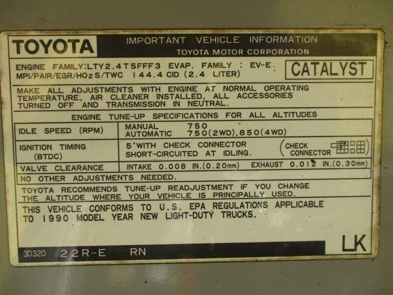 Toyota-pickup-deluxe-1990-silver-22