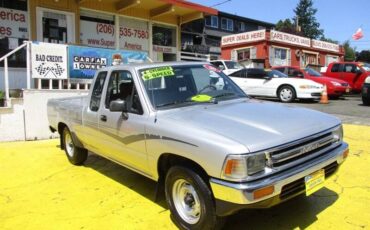 Toyota-pickup-deluxe-1990-silver-3