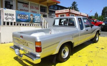 Toyota-pickup-deluxe-1990-silver-5