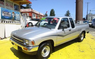 Toyota-pickup-deluxe-1990-silver-7