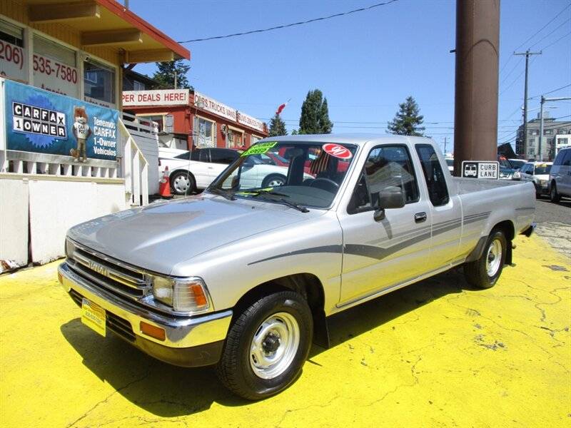 Toyota-pickup-deluxe-1990-silver-7