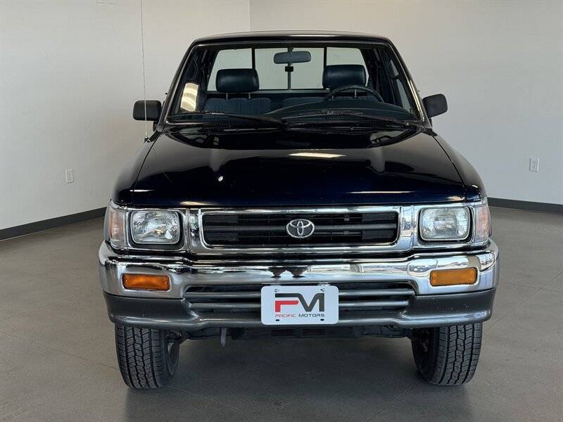 Toyota-pickup-deluxe-2dr-deluxe-1992-silver-1