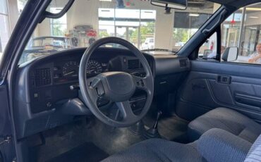 Toyota-pickup-deluxe-2dr-deluxe-1992-silver-11