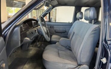 Toyota-pickup-deluxe-2dr-deluxe-1992-silver-12