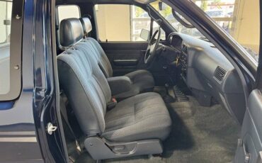 Toyota-pickup-deluxe-2dr-deluxe-1992-silver-15