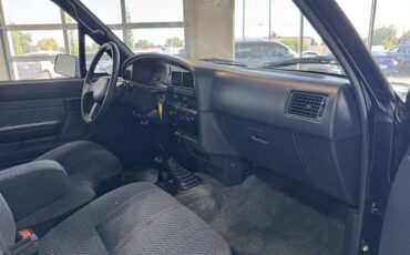 Toyota-pickup-deluxe-2dr-deluxe-1992-silver-16