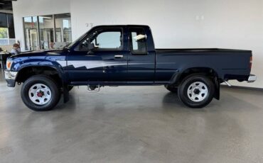Toyota-pickup-deluxe-2dr-deluxe-1992-silver-3