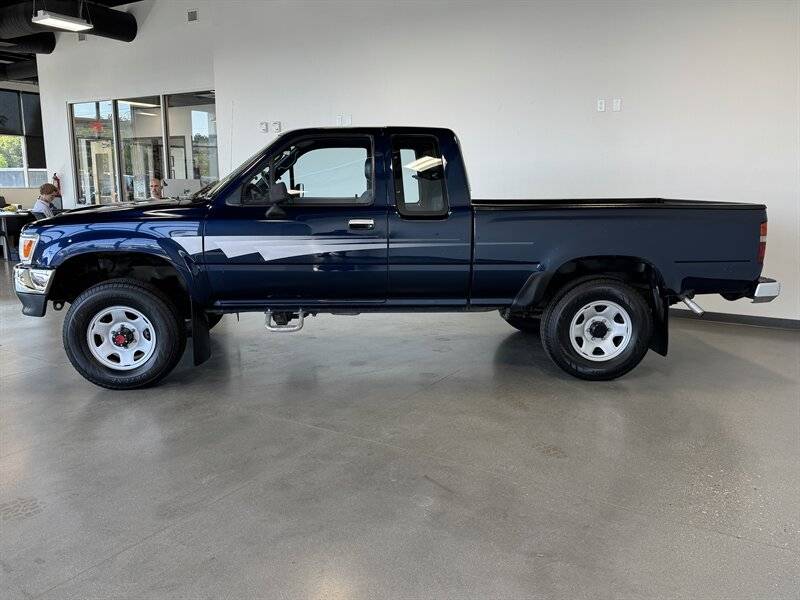 Toyota-pickup-deluxe-2dr-deluxe-1992-silver-3